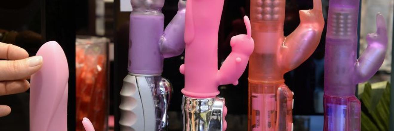 Cover image for vibrator